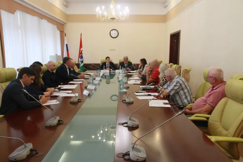 «Единая Россия» вместе с экспертным сообществом формирует народную программу Новосибирской области