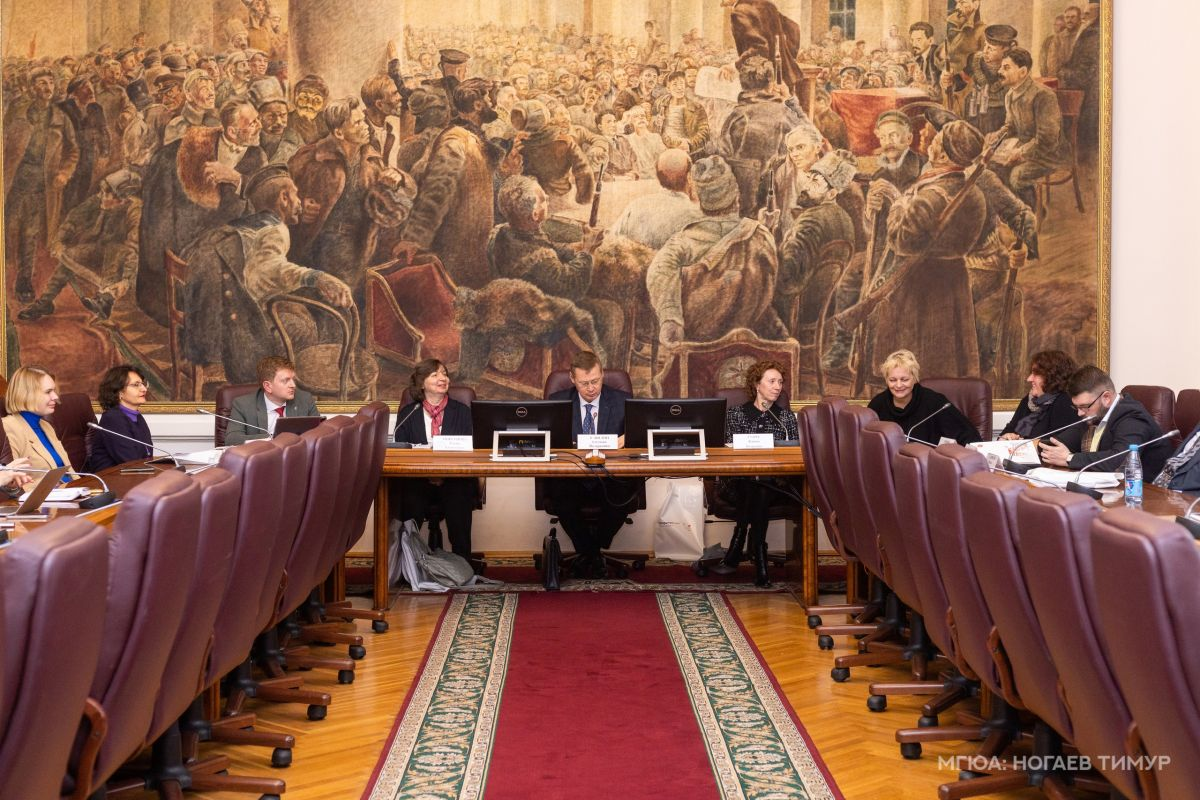 Алексей Ландарь принял участие в круглом столе, посвященном развитию отечественных индустрий