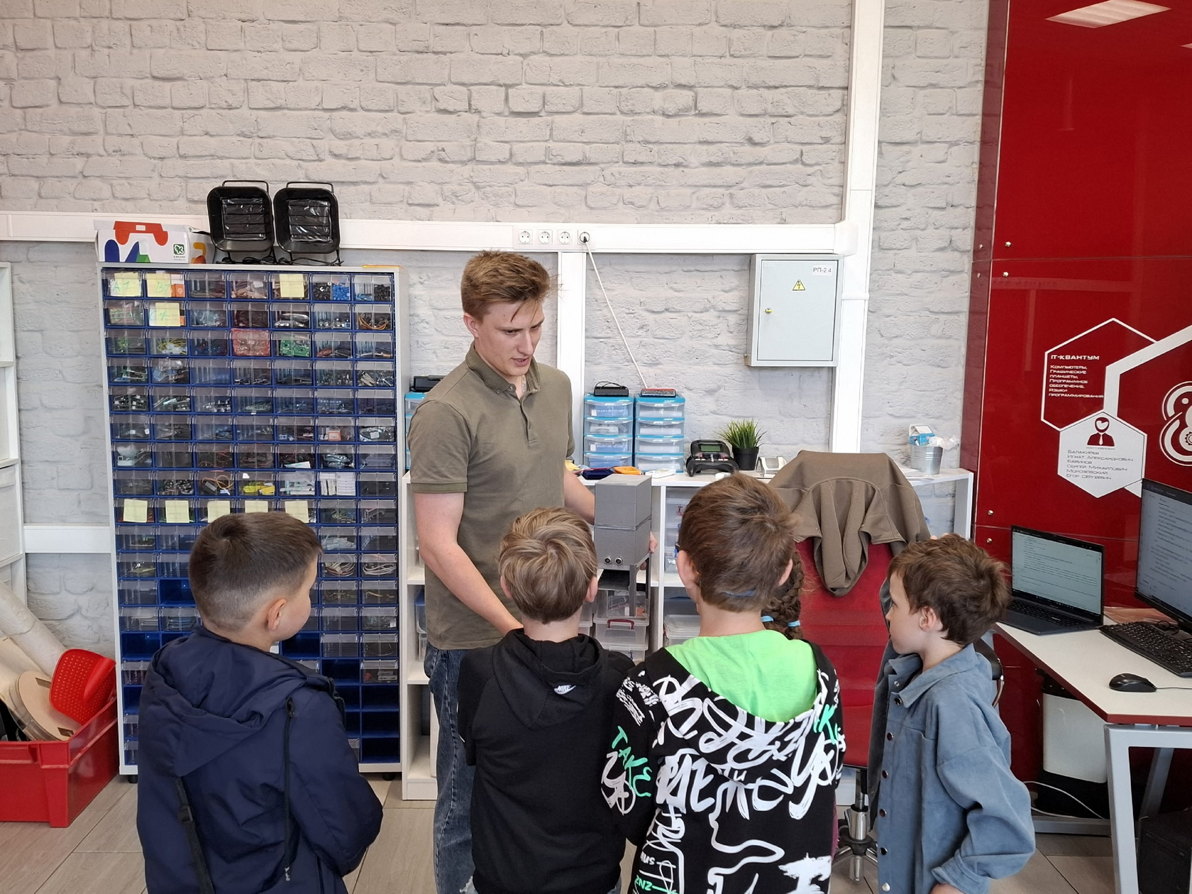 В Иваново прошли интерактивные мастер-классы по цифровым технологиям для школьников