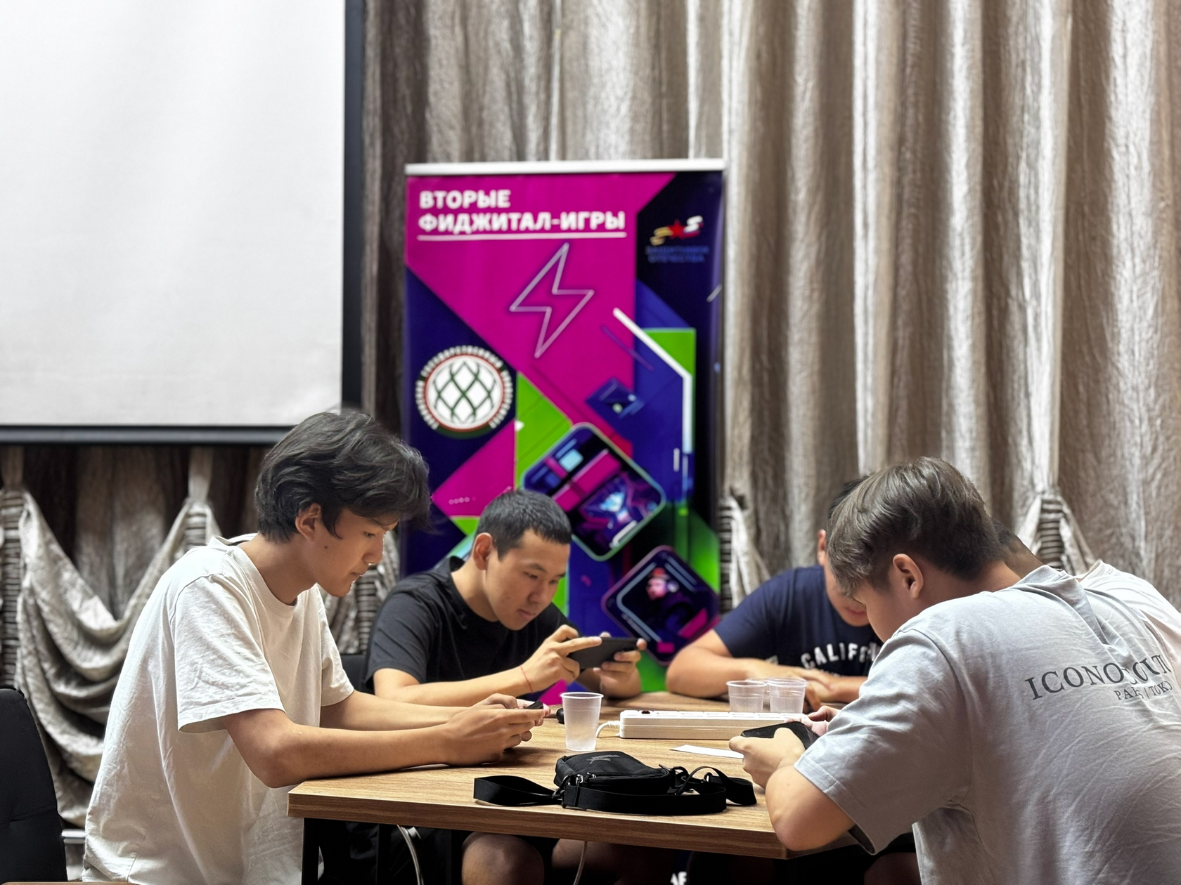 В Туве прошел фиджитал-турнир, объединивший киберспорт и страйкбол