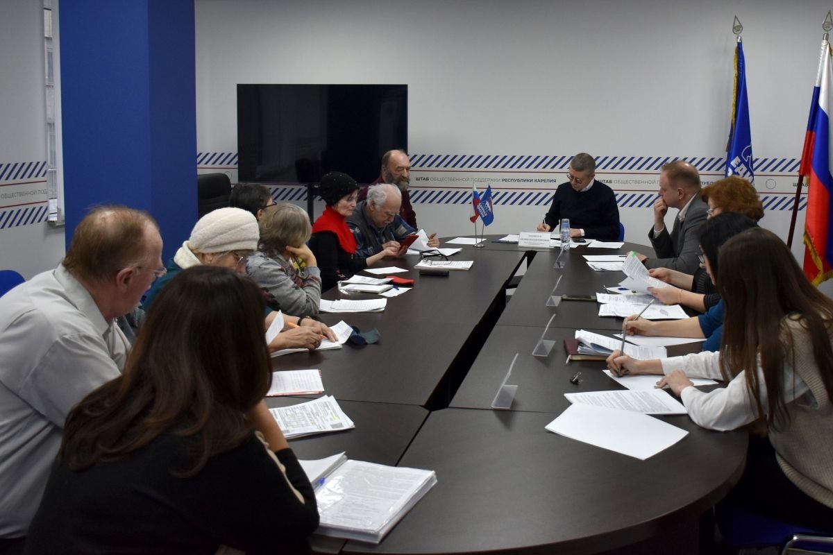 СОТРУДНИКИ ГОСКОМИТЕТА ПО СТРОИТЕЛЬНОМУ, ЖИЛИЩНОМУ И ДОРОЖНОМУ НАДЗОРУ ПРИНЯЛИ УЧАСТИЕ В РАБОТЕ «КРУГЛОГО СТОЛА» ПО ВОПРОСАМ ЖИЛИЩНО-КОММУНАЛЬНОГО ХОЗЯЙСТВА В ШТАБЕ ОБЩЕСТВЕННОЙ ПОДДЕРЖКИ РЕСПУБЛИКИ К