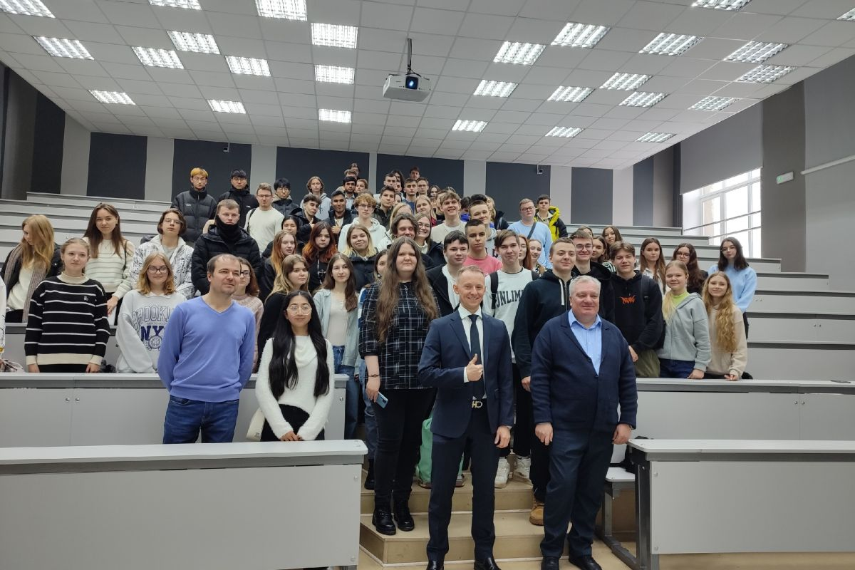 В РАМКАХ ПАРТИЙНОГО ПРОЕКТА «ЦИФРОВАЯ РОССИЯ» ПРОШЕЛ ОТКРЫТЫЙ УРОК «НОВЫЕ ТЕХНОЛОГИИ В ОБРАЗОВАНИИ»