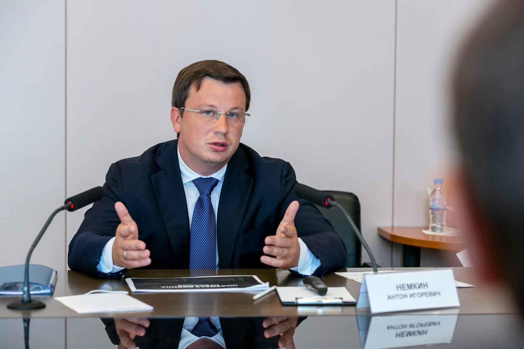 Роскомнадзор закупает смартфоны для исследования их уязвимостей и скрытых угроз