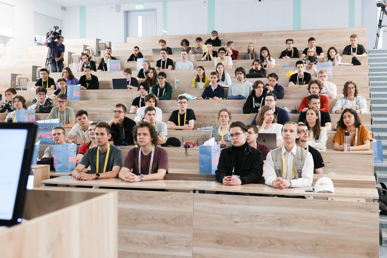 В Новосибирске стартовал студенческий кемп «Яндекс Образования» по обработке естественного языка