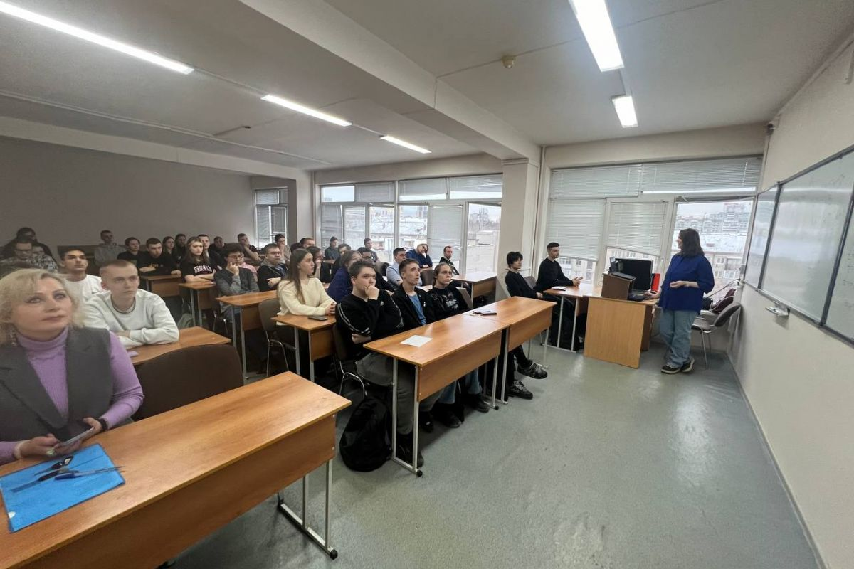 В РАМКАХ ПАРТПРОЕКТА «ЦИФРОВАЯ РОССИЯ» СТУДЕНТЫ УРАЛЬСКОГО ВУЗА УЗНАЛИ ОБ ИСПОЛЬЗОВАНИИ НОВЫХ ТЕХНОЛОГИЙ В ОБРАЗОВАНИИ